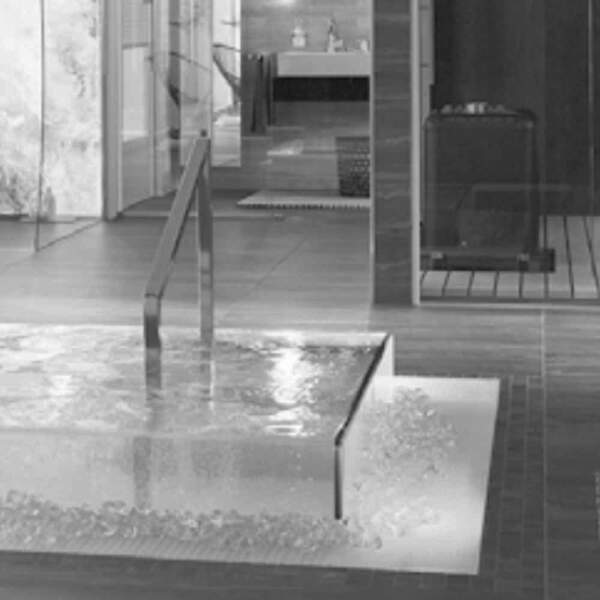 Plunge pool Ice Cube silver gray